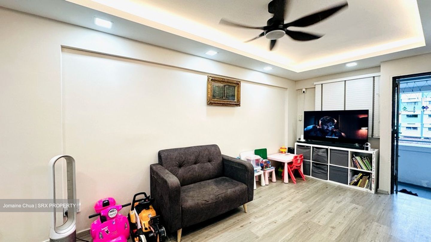 Blk 301 Serangoon Avenue 2 (Serangoon), HDB 3 Rooms #557368941
